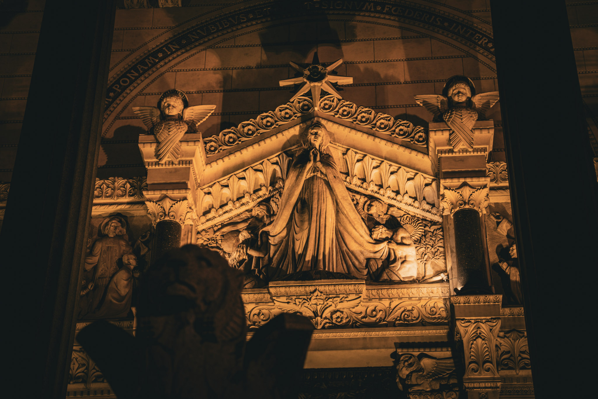 Entrée principale de la Basilique de Fourvière