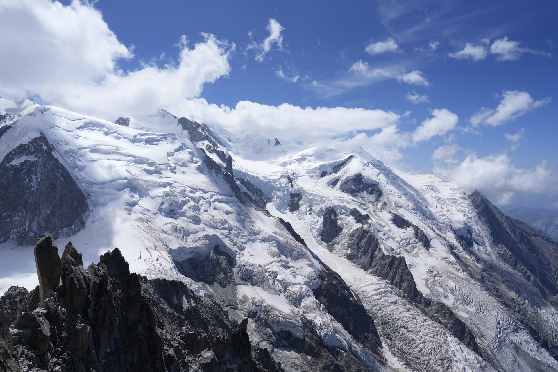 Vue panoramique du Mont Blanc